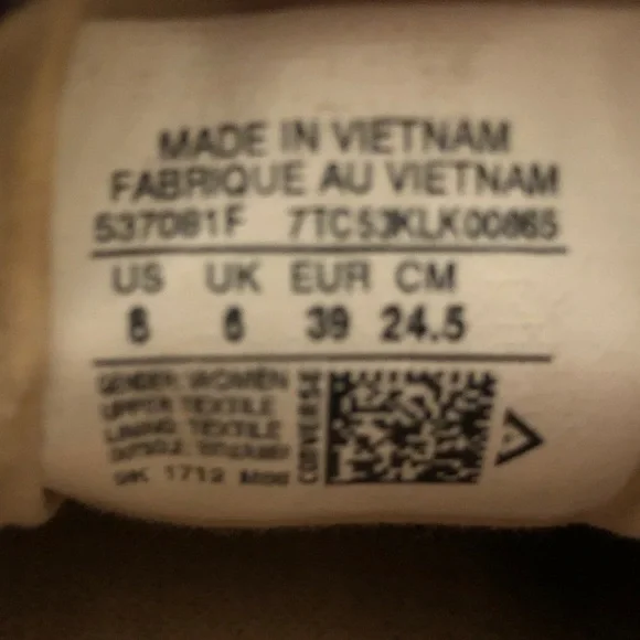 Converse Women’s Black and White Sneakers 8 - Picture 2 of 8